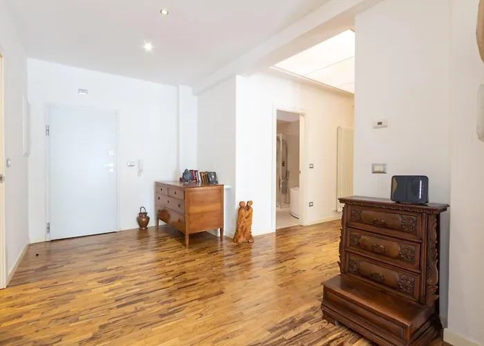 Realkasa Urbana Luxury Apt